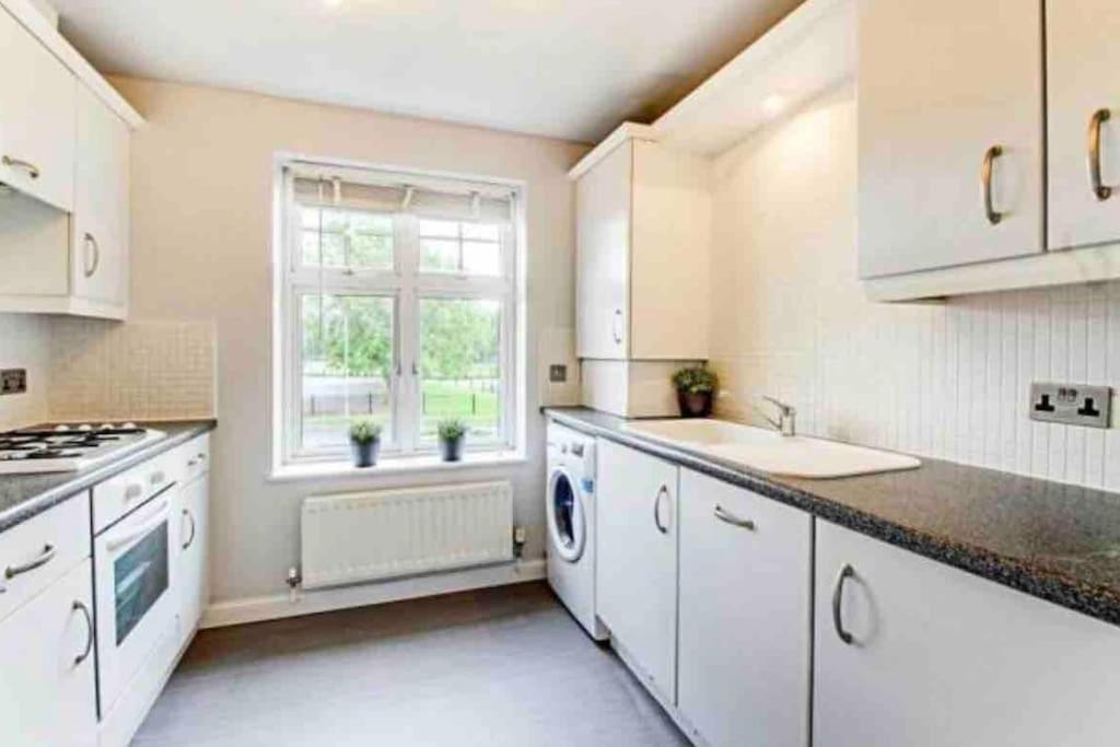 The Wickets - 2 Bedroom Apartment Overlooking Cricket Club Marton-in-Cleveland Exteriér fotografie
