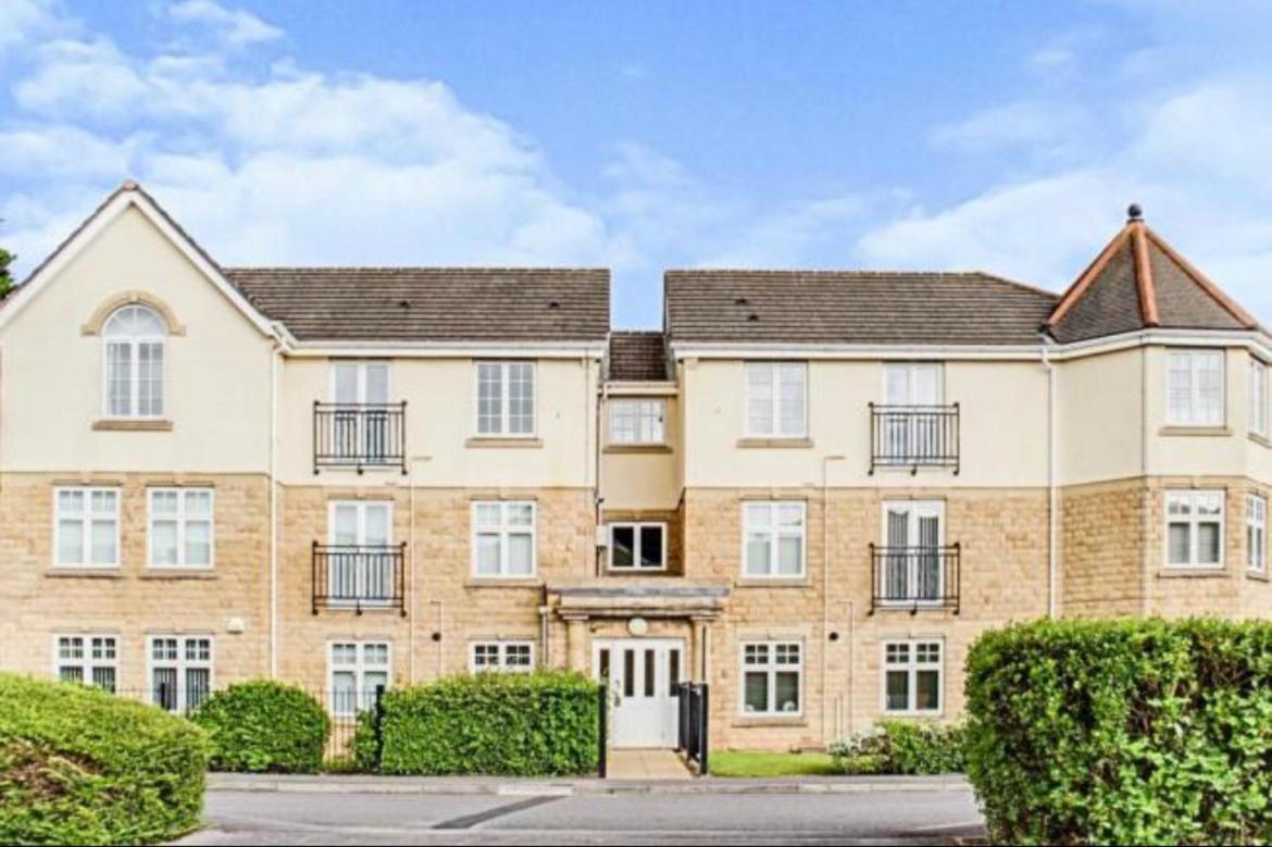The Wickets - 2 Bedroom Apartment Overlooking Cricket Club Marton-in-Cleveland Exteriér fotografie